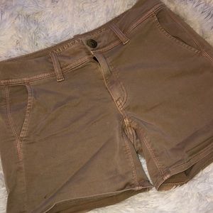 American Eagle khaki mid length shorts!